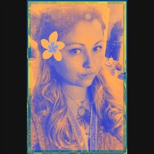 Meet your Posher, Lola